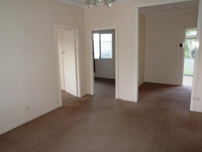 6 Huish Street, Eastern Heights QLD 4305