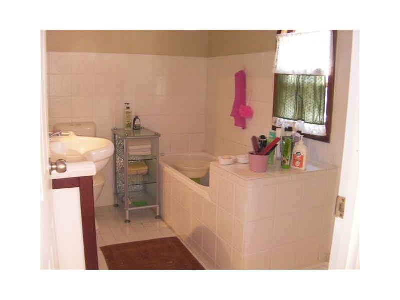 13 Smith Street, North Ipswich QLD 4305