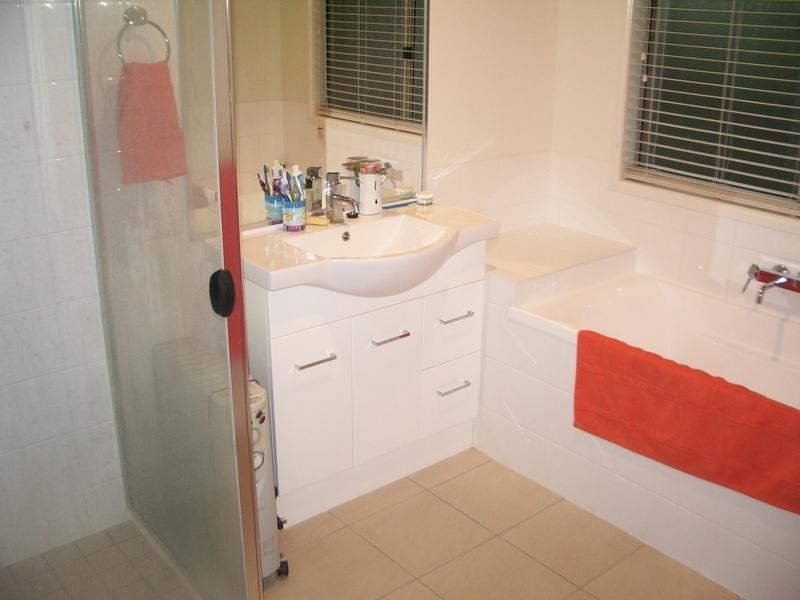 144 Whitehill Road, Raceview QLD 4305