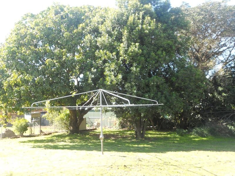 27 Blaxland Street, Eastern Heights QLD 4305