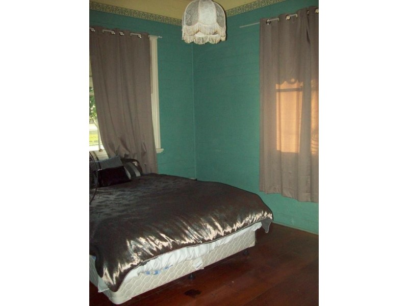 30 The Terrace, North Ipswich QLD 4305