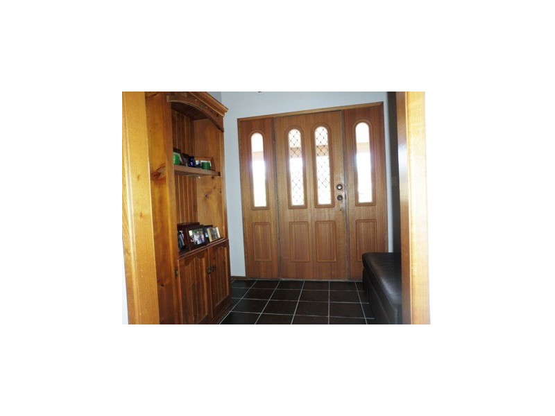 76 Poplar Street, Walloon QLD 4306