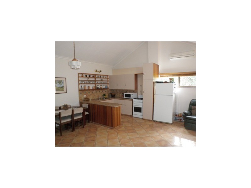 76 Poplar Street, Walloon QLD 4306