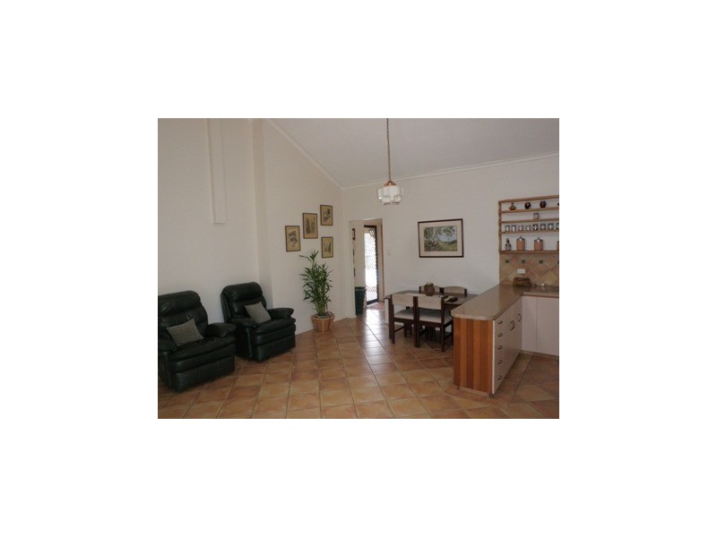 76 Poplar Street, Walloon QLD 4306