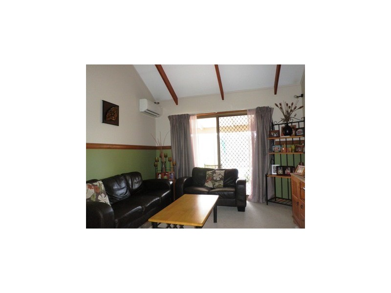 76 Poplar Street, Walloon QLD 4306