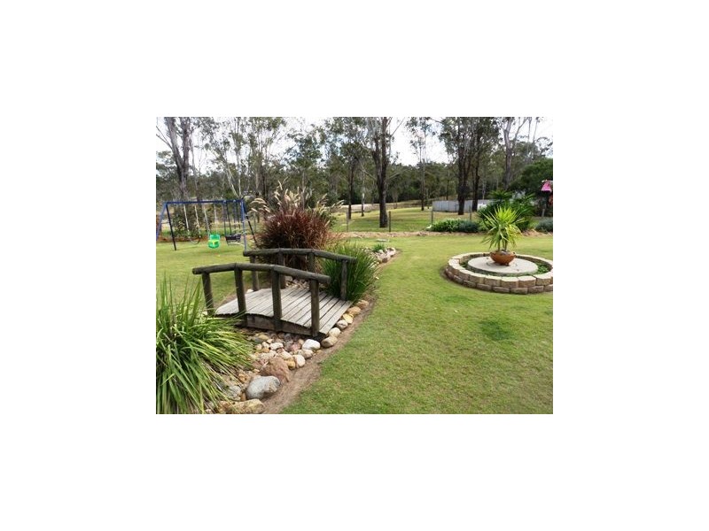 76 Poplar Street, Walloon QLD 4306