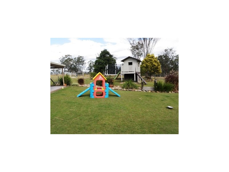 76 Poplar Street, Walloon QLD 4306