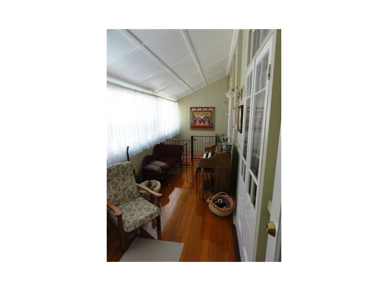 6 York Street, East Ipswich QLD 4305