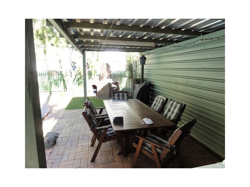 6 York Street, East Ipswich QLD 4305