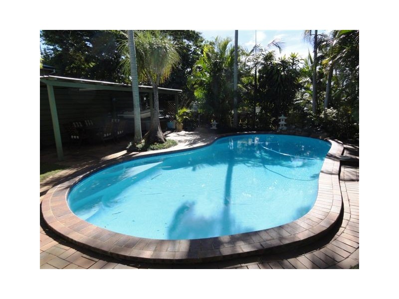 6 York Street, East Ipswich QLD 4305