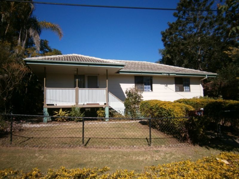 2 Dossie Street, Riverview QLD 4303