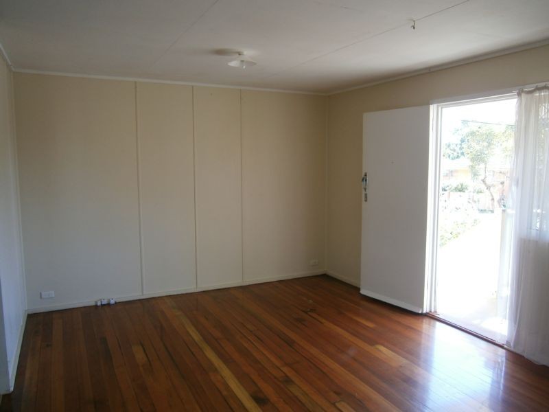 2 Dossie Street, Riverview QLD 4303