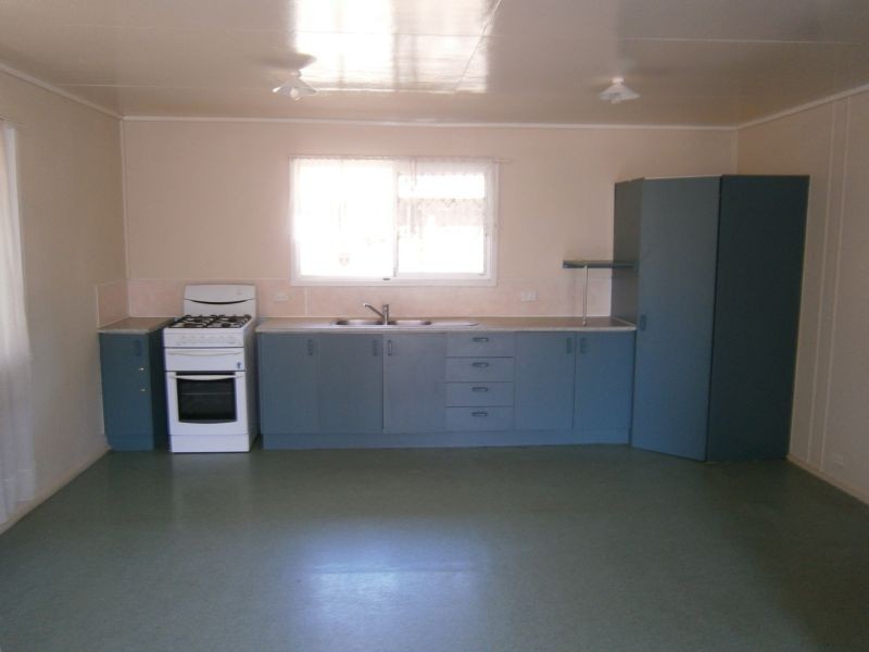 2 Dossie Street, Riverview QLD 4303