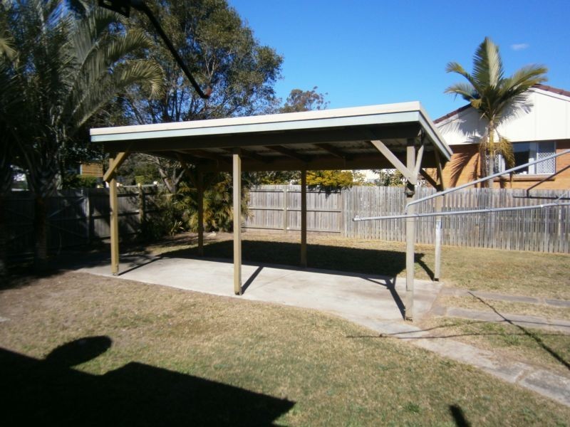 2 Dossie Street, Riverview QLD 4303