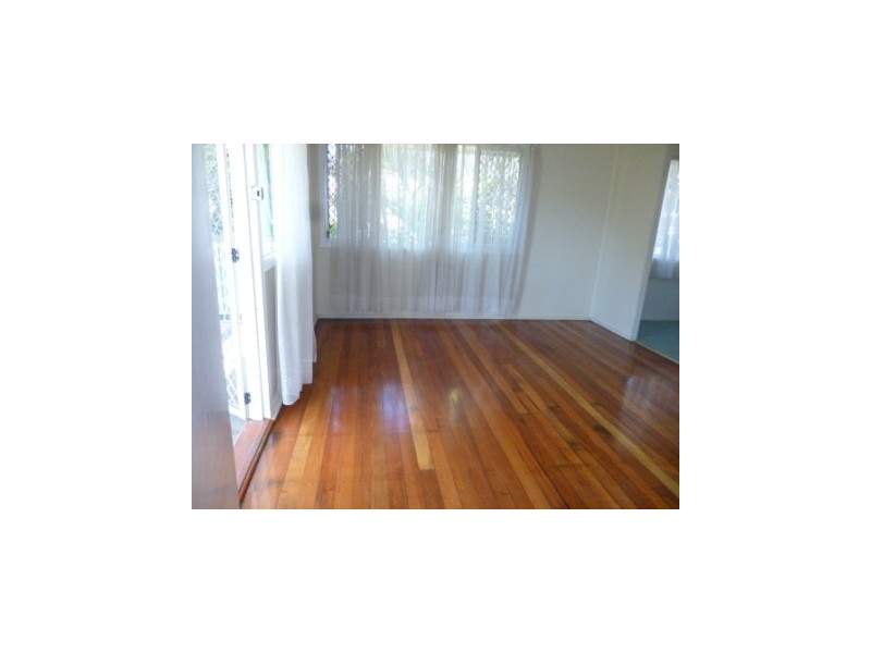 2 Dossie Street, Riverview QLD 4303