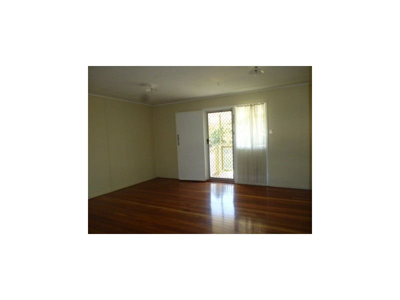 2 Dossie Street, Riverview QLD 4303