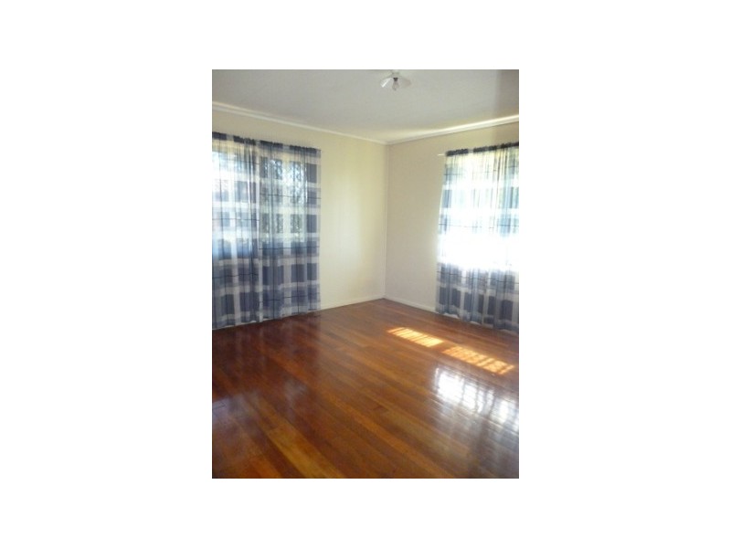 2 Dossie Street, Riverview QLD 4303