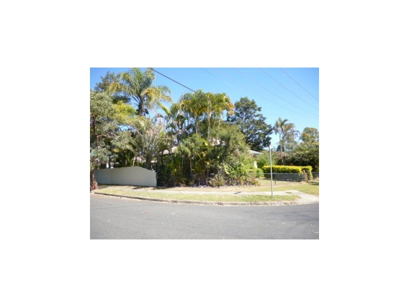 2 Dossie Street, Riverview QLD 4303