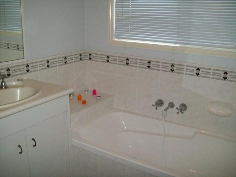 85 Sandalwood Drive, Yamanto QLD 4305