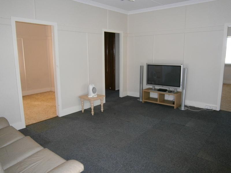 110 North Station Road, North Booval QLD 4304