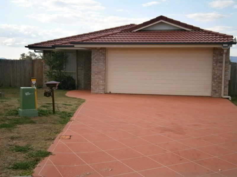 8 Sugars Place, Bundamba QLD 4304