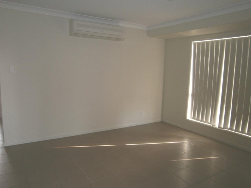 8 Sugars Place, Bundamba QLD 4304