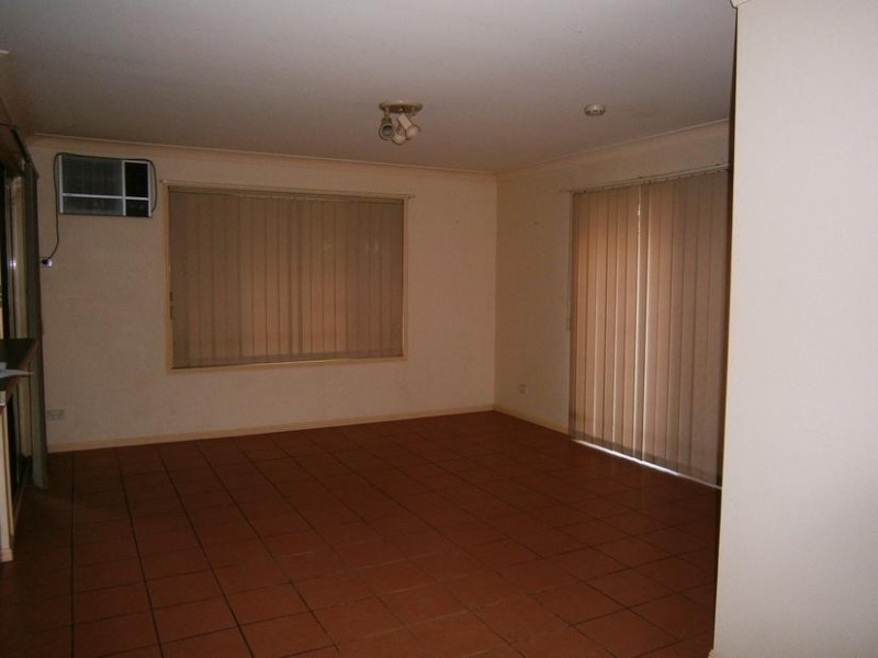 5 Japonica Court, Yamanto QLD 4305