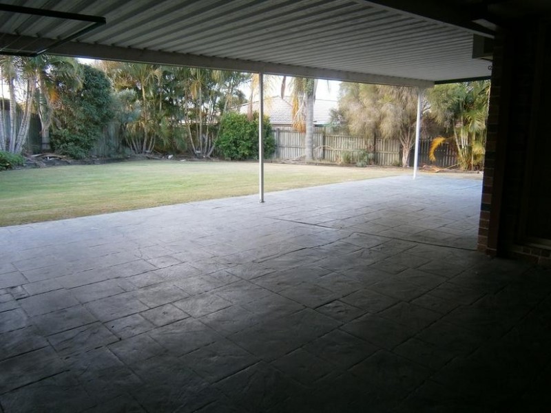 5 Japonica Court, Yamanto QLD 4305