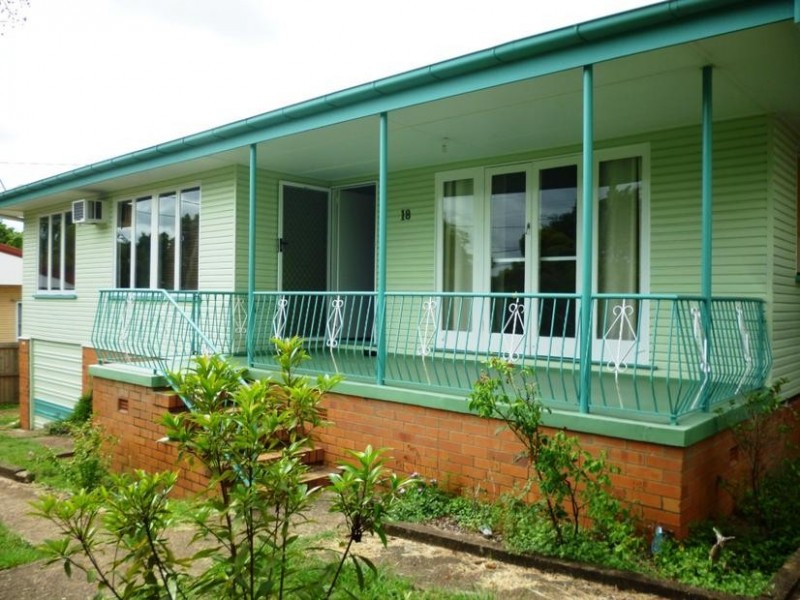 18 Gledson Street, North Booval QLD 4304