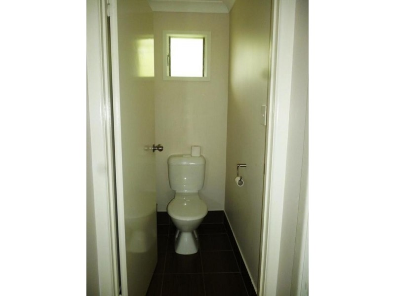 18 Gledson Street, North Booval QLD 4304