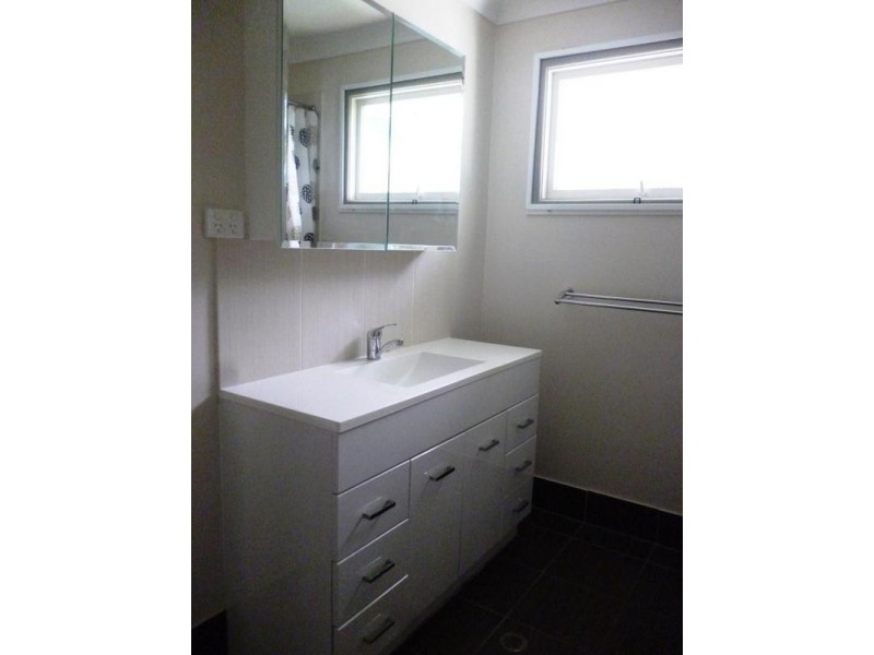 18 Gledson Street, North Booval QLD 4304