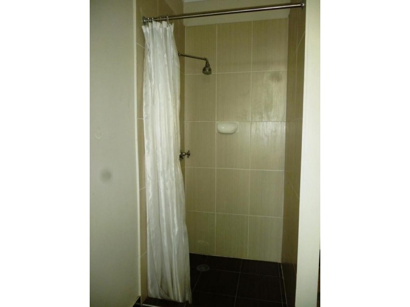 18 Gledson Street, North Booval QLD 4304