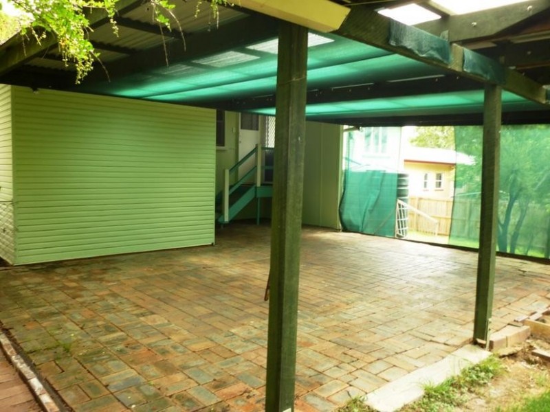 18 Gledson Street, North Booval QLD 4304