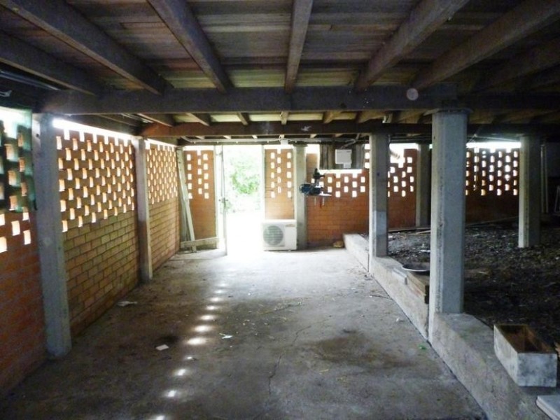 18 Gledson Street, North Booval QLD 4304