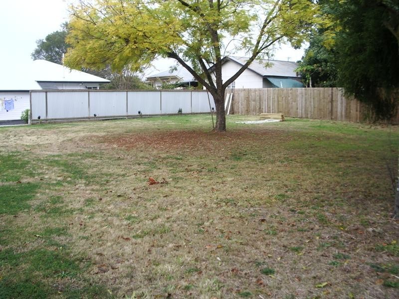 29 Alice Street, Silkstone QLD 4304