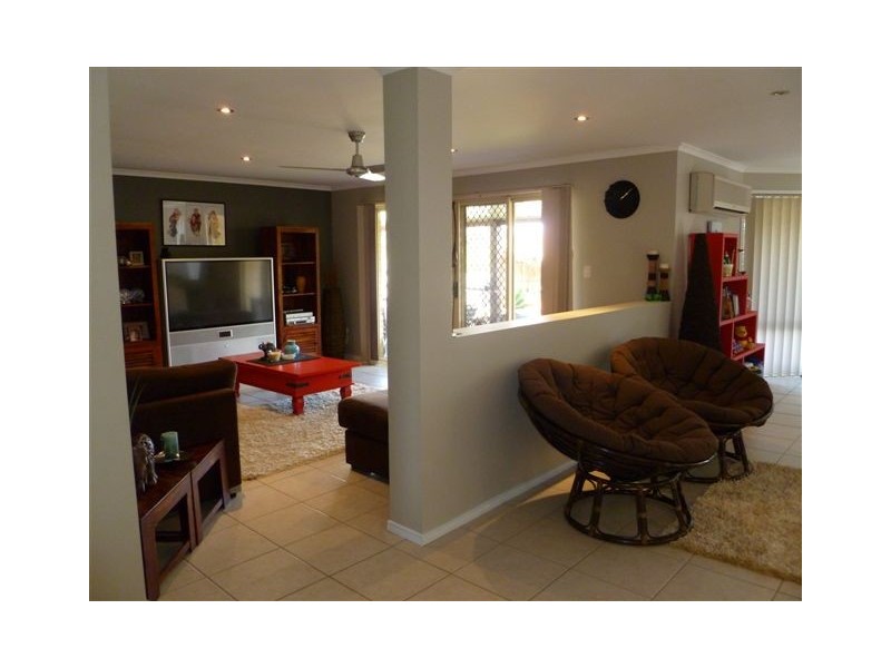 2 Sandhurst Place, Brassall QLD 4305