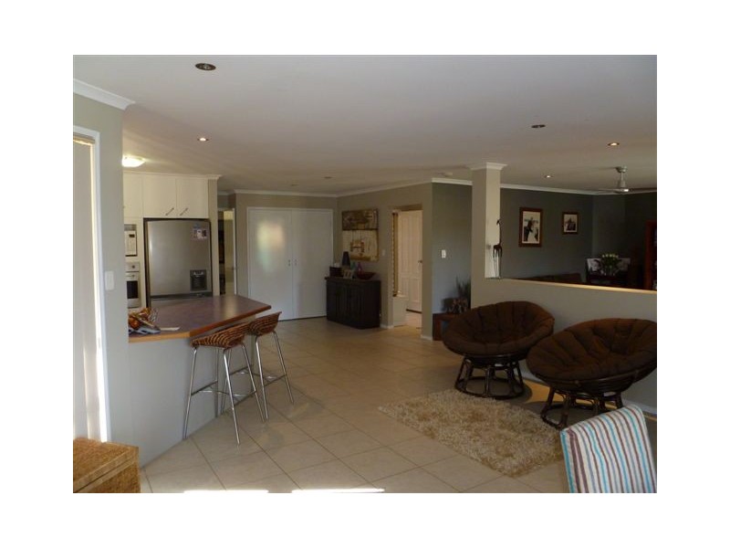 2 Sandhurst Place, Brassall QLD 4305