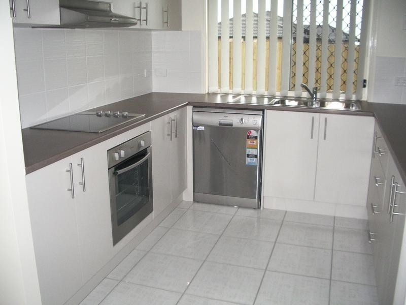 6 DALRAY, Raceview QLD 4305