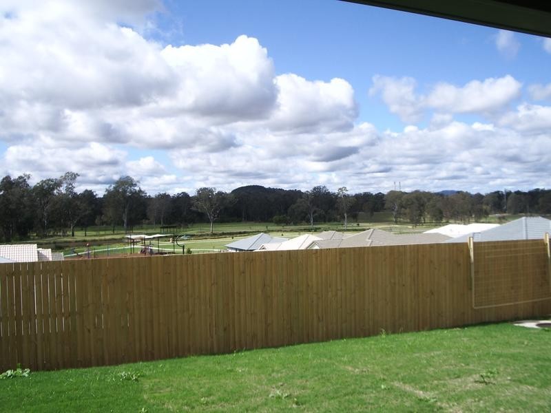 6 DALRAY, Raceview QLD 4305