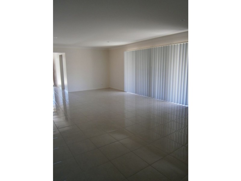 31 Skardon Crescent, Brassall QLD 4305