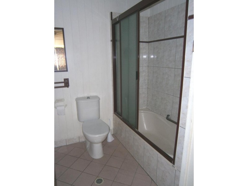 13 Salisbury Road, Ipswich QLD 4305