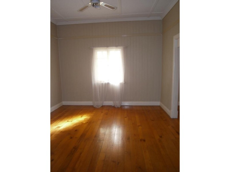 13 Salisbury Road, Ipswich QLD 4305
