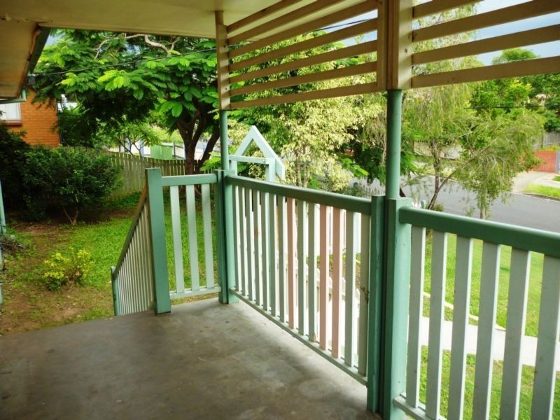 2 Jessica Street, Riverview QLD 4303