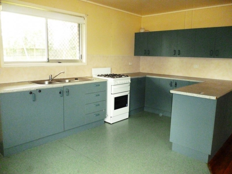 2 Jessica Street, Riverview QLD 4303