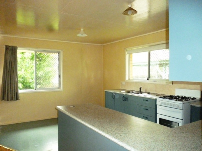 2 Jessica Street, Riverview QLD 4303