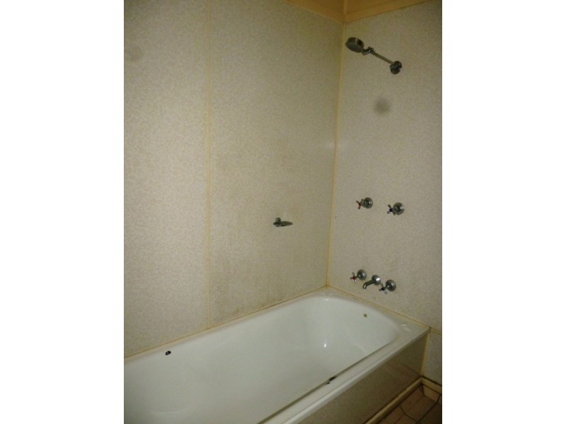 2 Jessica Street, Riverview QLD 4303