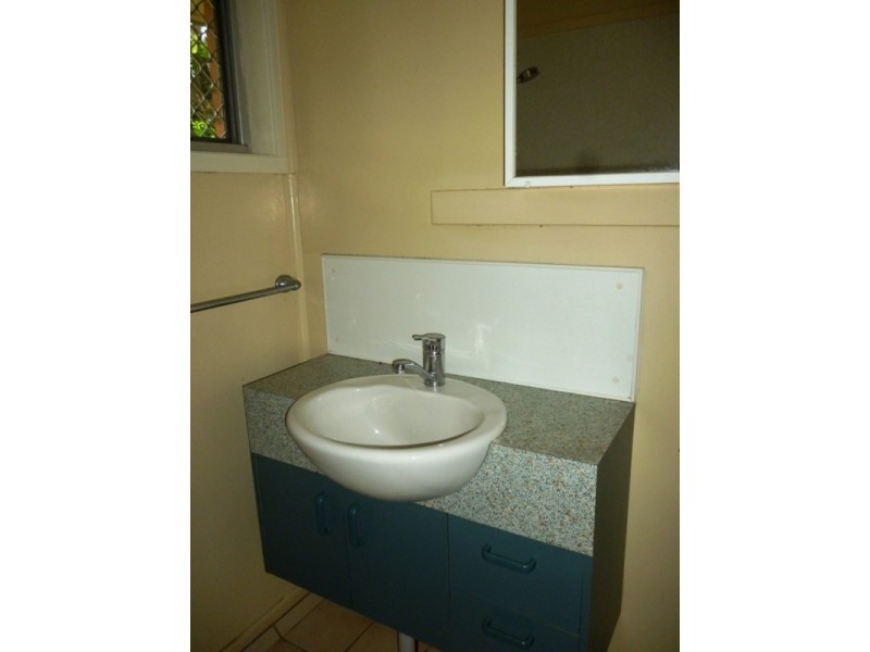 2 Jessica Street, Riverview QLD 4303