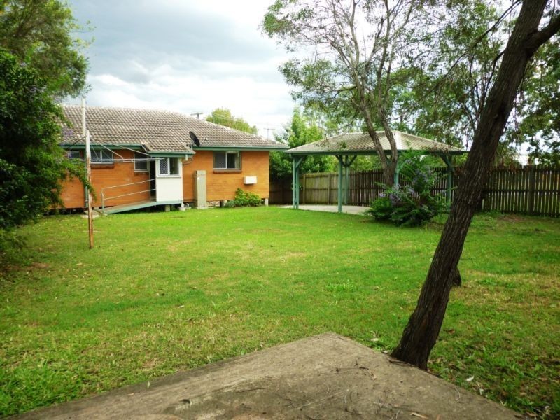 2 Jessica Street, Riverview QLD 4303
