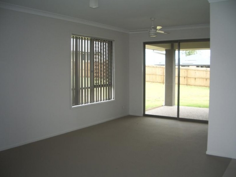 16 Iris Court, Yamanto QLD 4305