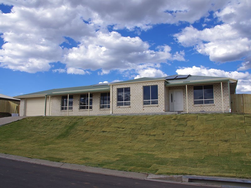 1 Iris Court, Yamanto QLD 4305